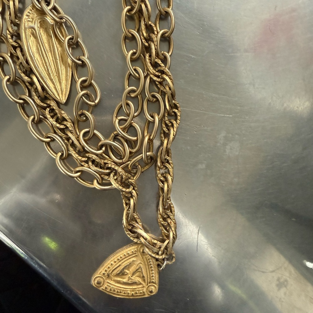 Gold Necklaces with Pendant Detail - Picture 3 of 3